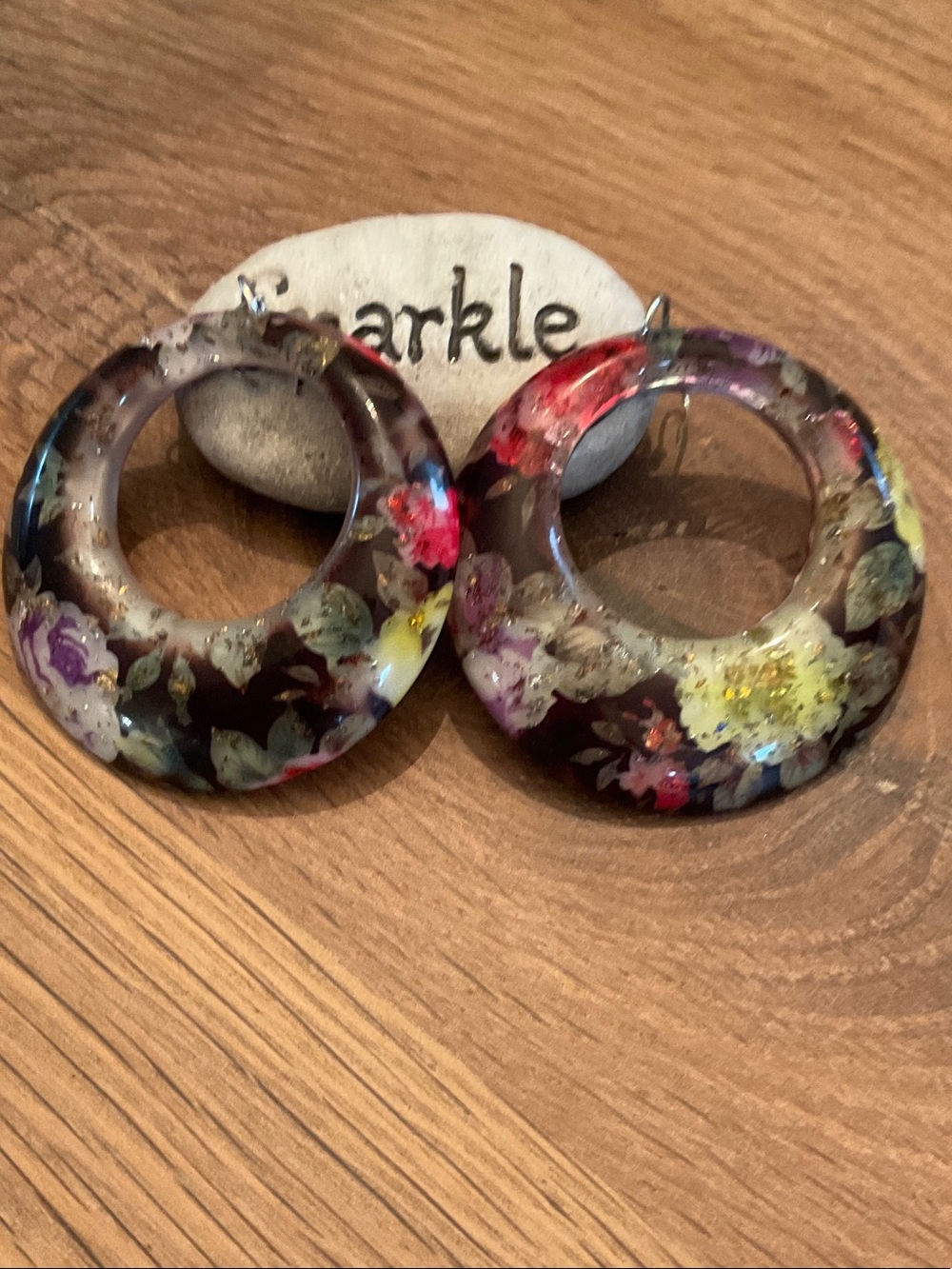 Source Unknown Floral Multicolor Resin Hoop Earrings